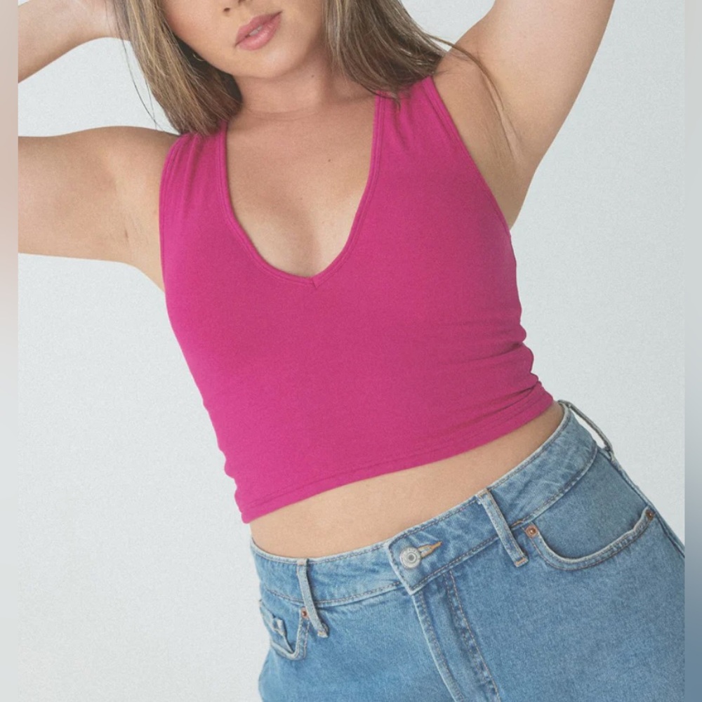 NWT Klassy Network V-Neck Brami Crop Top